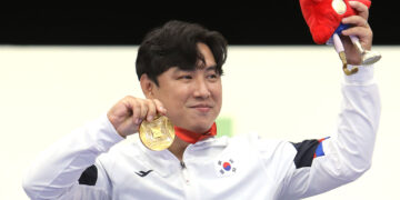 “아무것도 못할 줄” 8년을 은둔한 국가유공자, 슈팅게임 끊고 일냈다