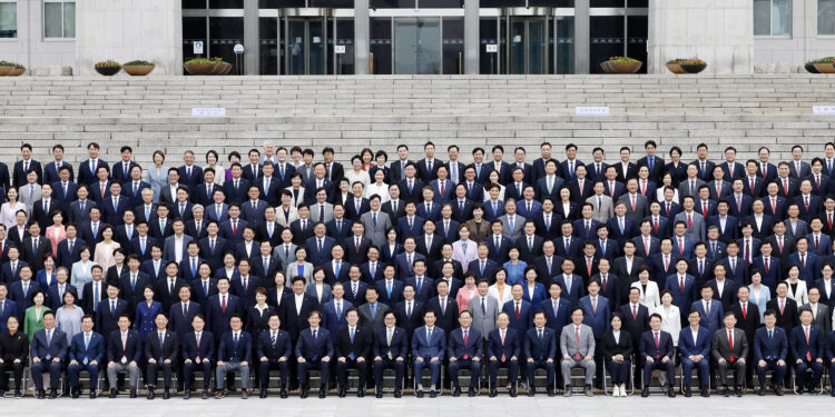 22대 국회 ‘지각 개원식’…1987년 민주화 이후 처음으로 대통령 불참 [포토多이슈]