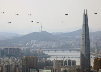 국군의날, 34년 만에 임시공휴일로… “軍 사기·소비 진작 기대”