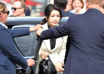 野 여섯 번째 ‘김건희 특검법’ 재시동…“尹·韓 입장 밝혀라”