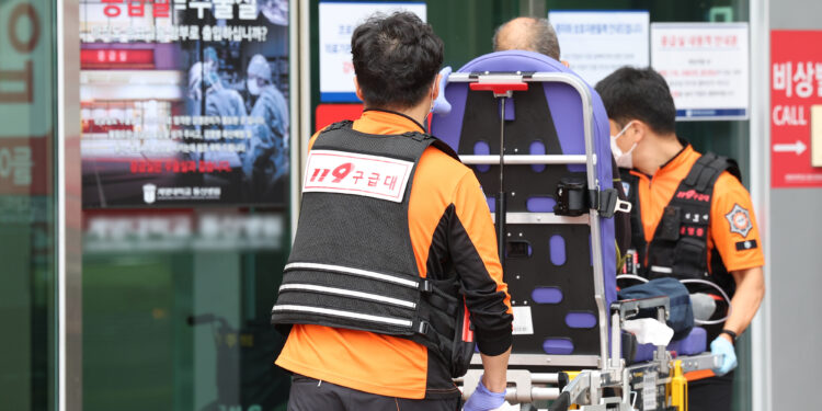 군의관 ‘복귀’ 속출하는데…정부 “의료기관에 분명 도움 될 것”