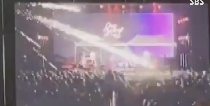 “무대 폭죽이 관객석으로” 아수라장 된 현장…얼굴 화상에 옷 타기도