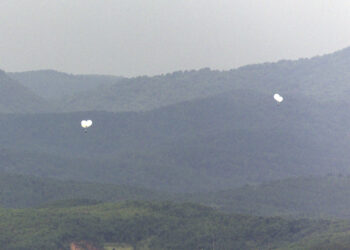 합참 “북한, 쓰레기 풍선 또 부양”… 나흘 연속 살포