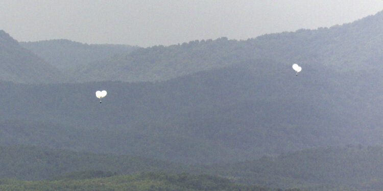 합참 “북한, 쓰레기 풍선 또 부양”… 나흘 연속 살포
