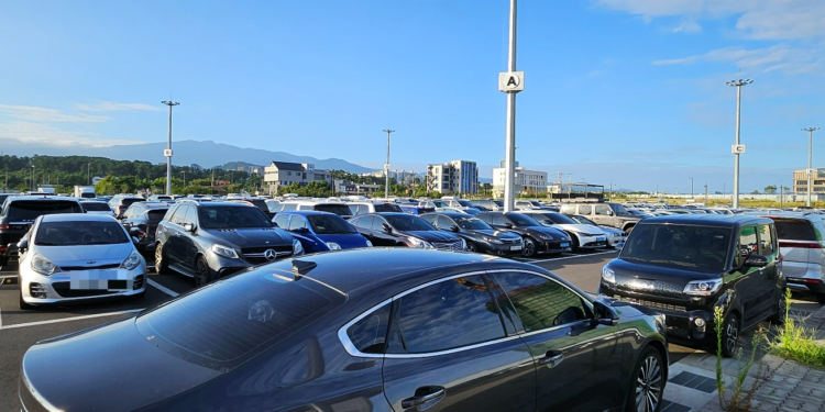“공짜인데 차 갖고 갈까”… 추석연휴 공항 ‘주차대란’ 초비상