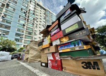 올 추석도 쓰레기 산… 환경부는 과대 포장 ‘단속 유예’ 역주행