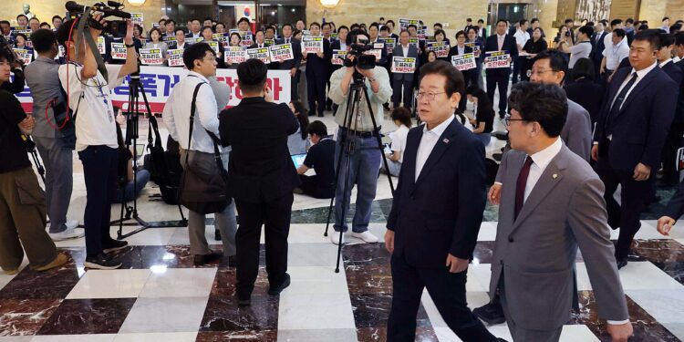 野, 쌍특검법 또 독주… 與, 尹에 거부권 건의