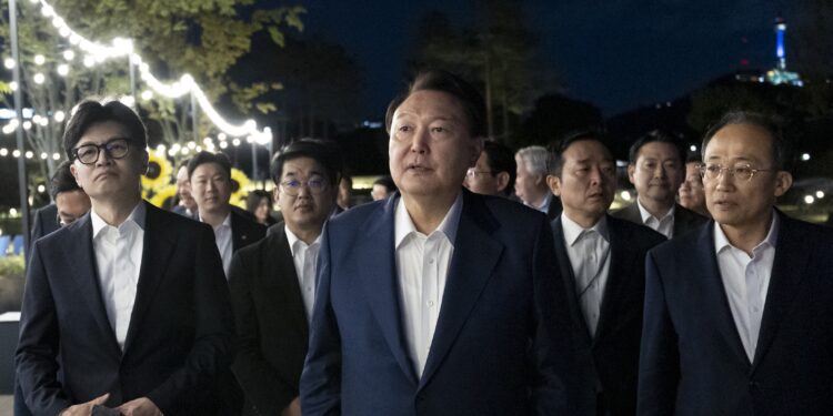 尹 “우리 한동훈 대표가 좋아해 고기 준비”…만찬 회동 종료 [포토]