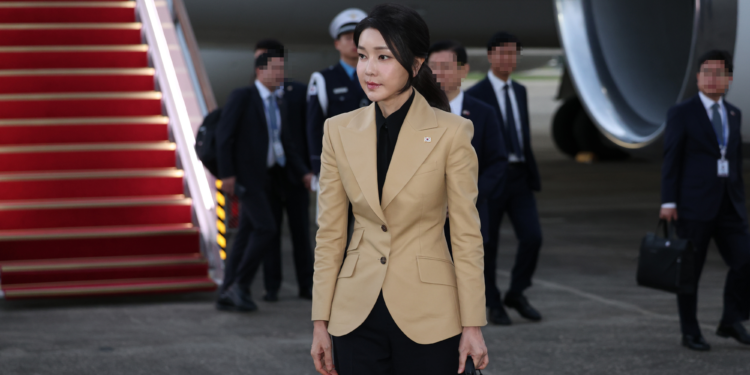 檢 수심위, 최재영 ‘청탁금지법 위반’ 기소 권고…명품백 사건 격랑 속으로