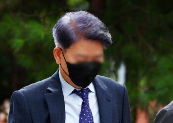 ‘회장 친인척 부당대출’ 주도 우리은행 전 본부장 구속