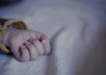 “출생신고도 없이 사망”…‘뼈 앙상’ 18개월 영아 방치 20대 친모 구속