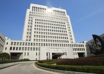 대법, ‘라임 술접대’ 전·현직 검사 유죄 취지 파기환송