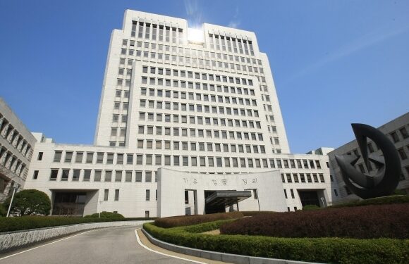 대법, ‘라임 술접대’ 전·현직 검사 유죄 취지 파기환송