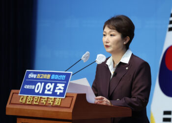 이언주 “아직은 아니다”…탄핵에 머뭇거리는 민주당 속사정