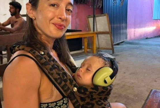 9개월 아들, 온몸으로 품어 살렸다…테러 공격에 엄마는 숨져