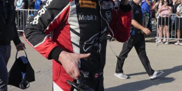 환갑 키아누 리브스가 해냈다…美레이싱대회 예선 통과 질주