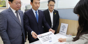 野, 김 여사 겨냥 ‘상설특검’ 속도… 당정 “野 직속 검찰 만들기 꼼수”