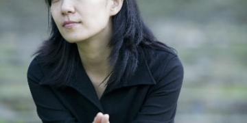 “번역 없이 노벨문학상 수상작 읽다니 감격”…박수와 찬사 보낸 시민들