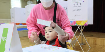 재보선 막판 혼전… 영광 사전투표율 43.06% ‘역대 최고’