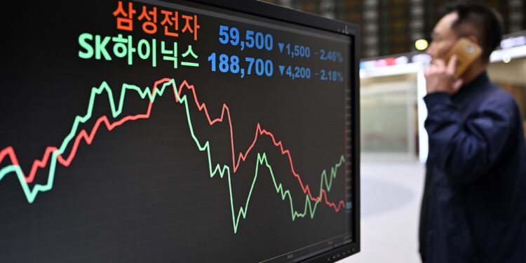 ‘슈퍼 을’ ASML 실적 쇼크에 ‘5만 전자’… 반도체 겨울론 재점화