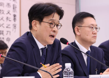 “여론재판” “장희빈이네”…김여사 무혐의에 법사위 정면충돌한 여야