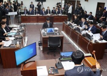 국감서 조국 대표 일가 웅동학원 사회 환원·이사장 사퇴 ‘도마’