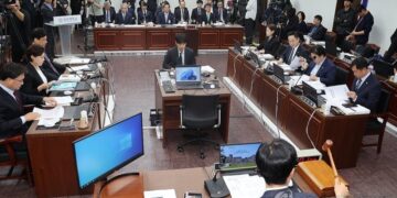 국감서 조국 대표 일가 웅동학원 사회 환원·이사장 사퇴 ‘도마’