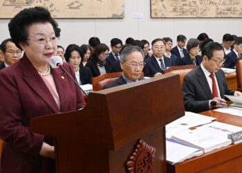 [단독] 이배용 국가교육위원장, 409일 중 정상 출근 38일뿐