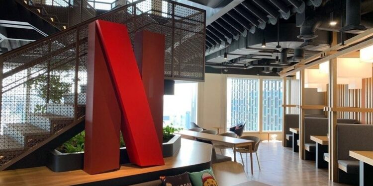 매출 8000억에 법인세는 고작 36억…국세청, 넷플릭스 세무조사 착수