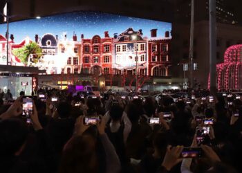 어디가 1등?…벌써 크리스마스 온 백화점, 3사 장식 비교해보니[業데이트]