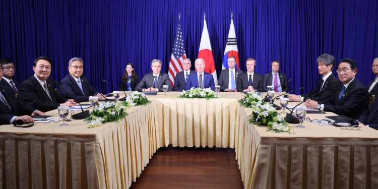 尹, APEC·G20 참석… 트럼프와 회동 추진