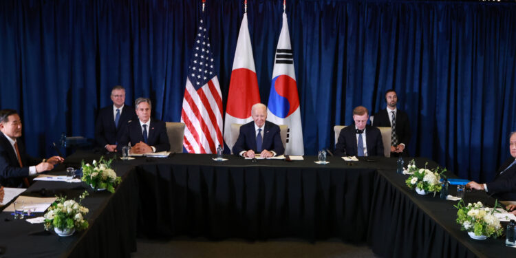 尹 “한미일 3국 협력 사무국 출범”…1년 3개월만 한미일 정상회의 개최