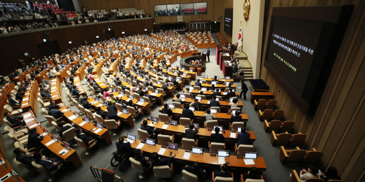 “박사가 3분의 1”…정치인 중 ‘가방끈’ 가장 긴 나라는, 한국이었다