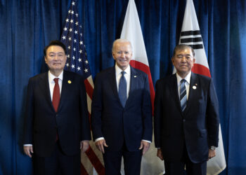 ‘트럼프 시대 안전판’ 한미일 협력사무국 설치