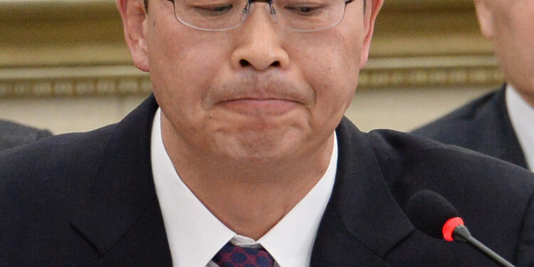 우리금융 임종룡 리더십 흔들…부당대출 파장, 거취 표명할까