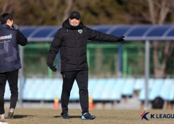 이운재, 베트남 축구대표팀 골키퍼 코치로…김상식 감독과 한솥밥