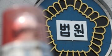 “성관계 영상, 혼자 보기 아까워”…전 직장동료 차량에 ‘협박’ 메모 붙인 40대