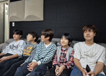 퇴근길 어른 울린 초등학생들 “모두 빛나는 별 될 수 있어요”