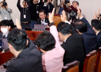 여야 ‘검사 탄핵’ 정면충돌 | 서울신문