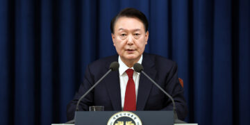 “정부세종청사 출입구 폐쇄” 尹 비상계엄 선포에 관가 초비상