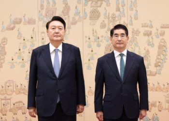 [속보] 김용현 “비상계엄 혼란에 책임 통감…대통령에 사의 표명”