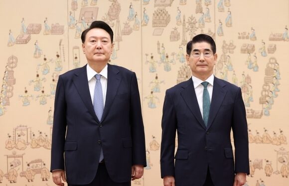 [속보] 김용현 “비상계엄 혼란에 책임 통감…대통령에 사의 표명”