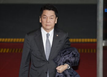 안철수 “尹 퇴진계획 밝히지 않으면 탄핵안 찬성”