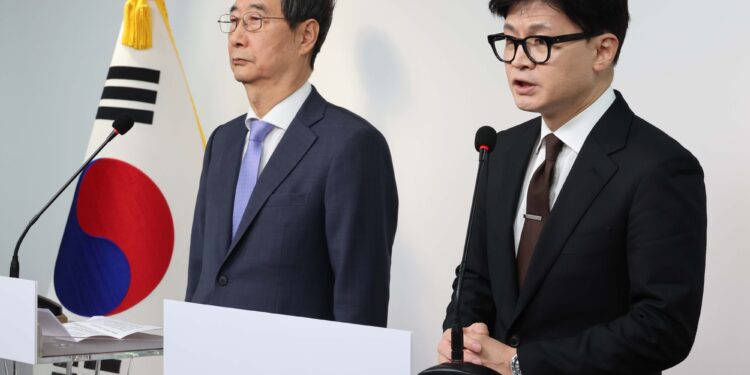 한동훈 “탄핵은 불확실…시기 정한 조기퇴진이 나은 방안”