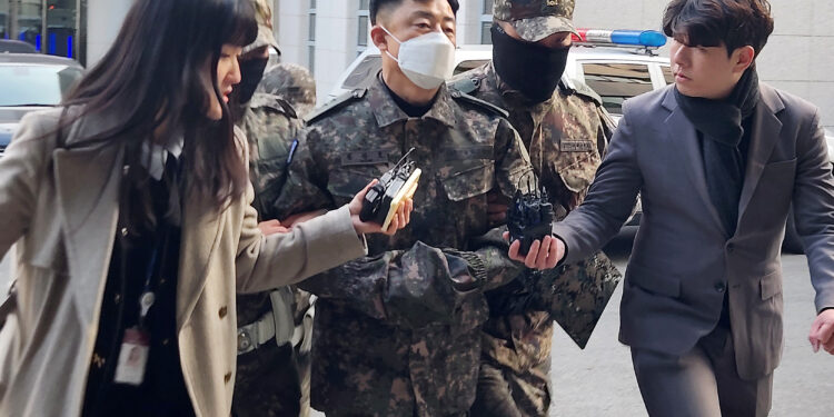 [속보] ‘햄버거집 계엄회동’ 문상호 정보사령관 구속영장 발부