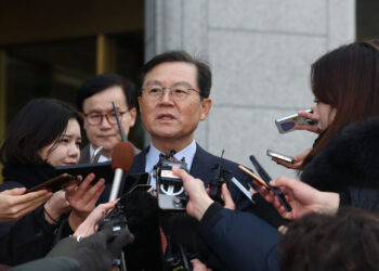 尹측, 3차도 불출석 시사 “공수처 내란죄 수사권 문제 선결돼야”