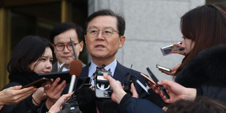 尹측, 3차도 불출석 시사 “공수처 내란죄 수사권 문제 선결돼야”