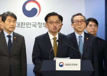 최상목 “국정 혼란 극복 총력”…부처별 긴급지시 하달