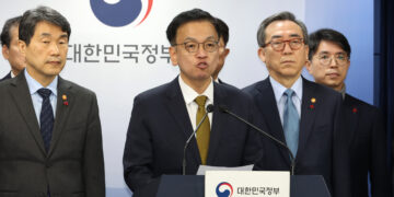 최상목 “국정 혼란 극복 총력”…부처별 긴급지시 하달