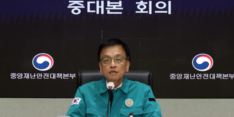 제주항공 참사에 7일간 ‘국가애도기간’… 관공서 조기 게양·공무원 애도 리본